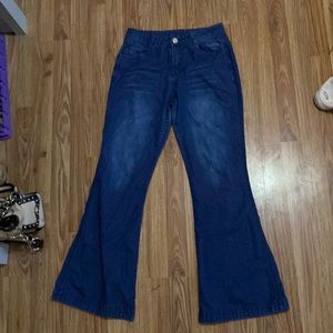 2 pairs of flare jeans. just to big. never worn
